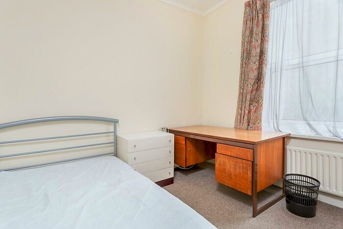 5 Bedroom House To Rent In Montgomerie Road, Southsea, PO5