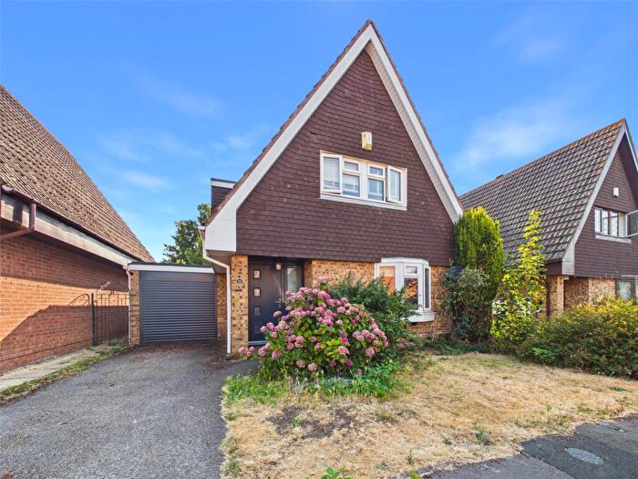 3 Bedroom Detached House For Sale In Pineway, Abbeydale, Gloucester, Gloucestershire, GL4