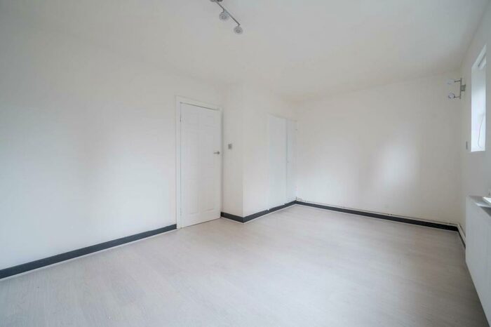 Studio To Rent In Highbury, Highbury, London, N5