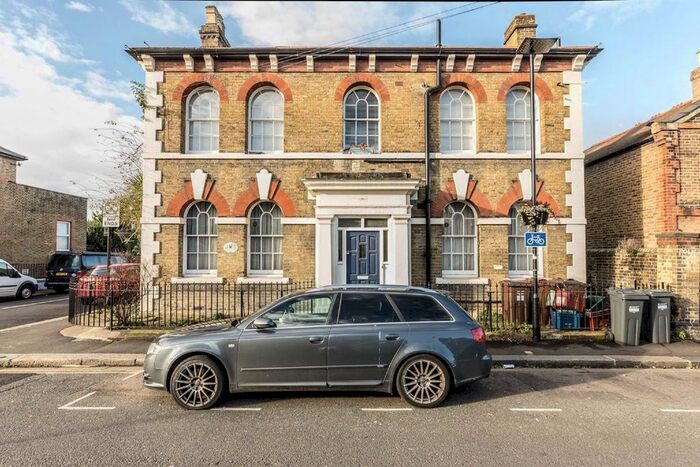 2 Bedroom Flat To Rent In Worple Road, Isleworth, TW7