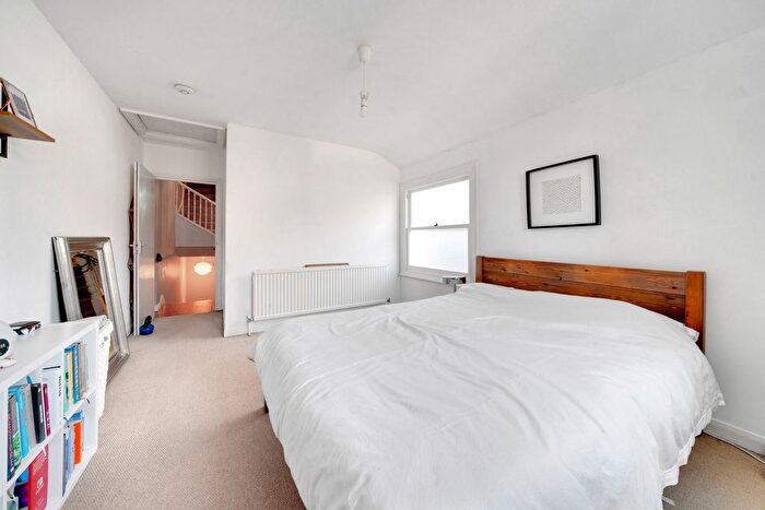 2 Bedroom Flat For Sale In Rita Road, London, SW8