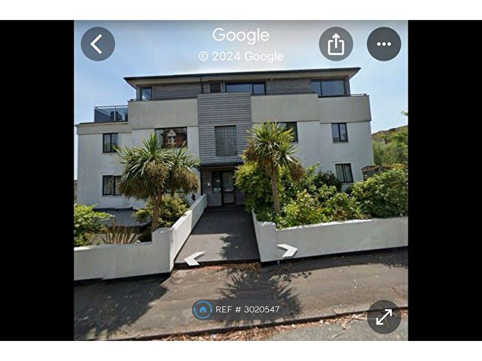 2 Bedroom Flat To Rent In Crosby Road, Bournemouth, BH4