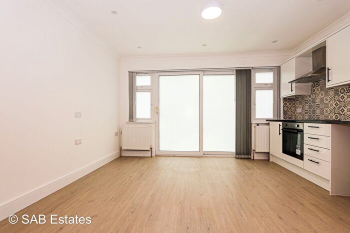 Property To Rent In Long Lane, Hillingdon, UB10