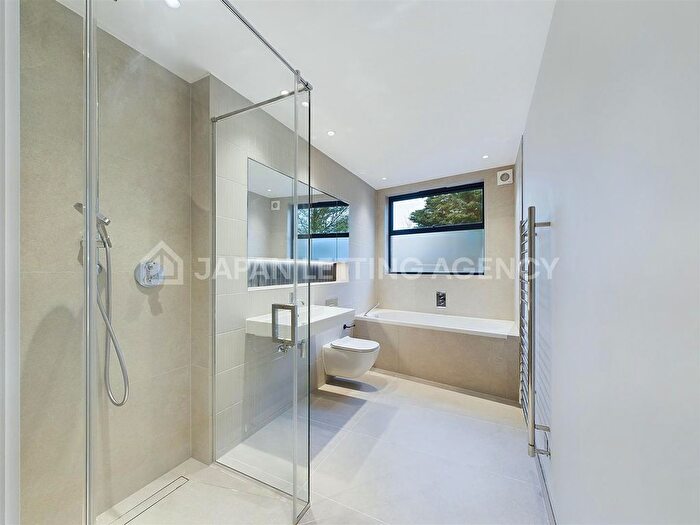 5 Bedroom Semi-Detached House To Rent In The Vale, London, NW11