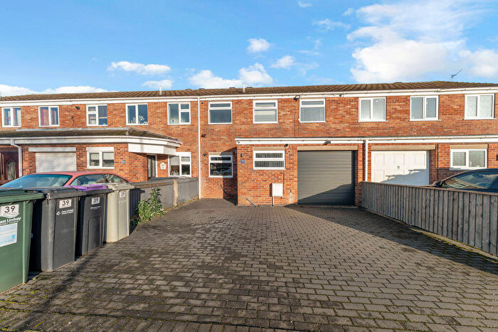 3 Bedroom Terraced House To Rent In Beverley Close, Holton-Le-Clay, DN36