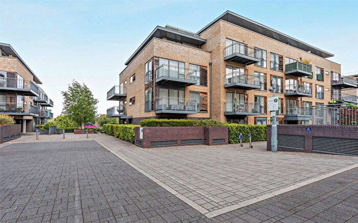3 Bedroom Flat To Rent In Marlowe House, Kingsley Walk, Cambridge, CB5