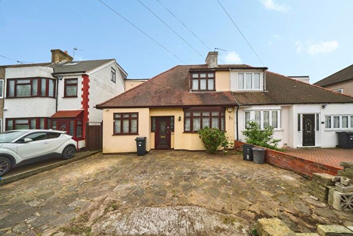 5 Bedroom Bungalow For Sale In Roding Lane North, Woodford Green, IG8