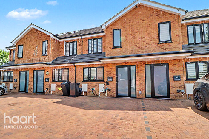 4 Bedroom Terraced House For Sale In Hamilton Drive, Harold Wood, RM3