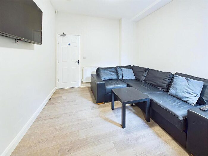 4 Bedroom Detached House To Rent In Colchester Street, Coventry, CV1