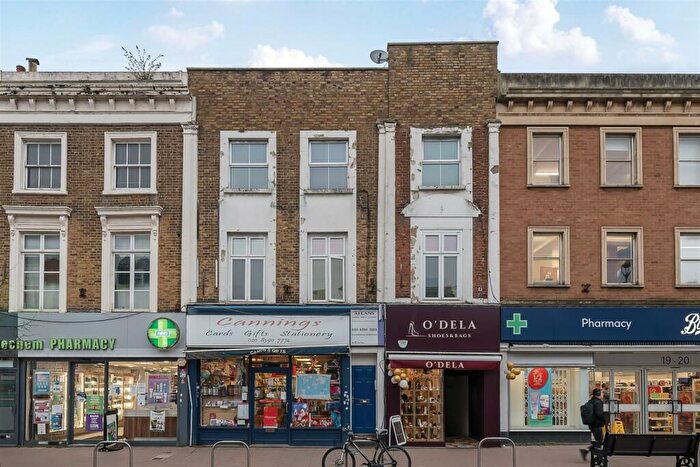 3 Bedroom Apartment For Sale In Victoria Road, Surbiton, KT6