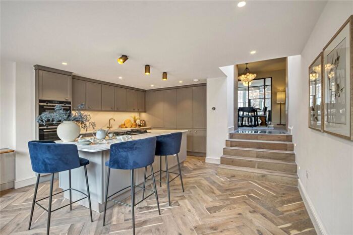 4 Bedroom Terraced House For Sale In Digby Crescent, London, N4