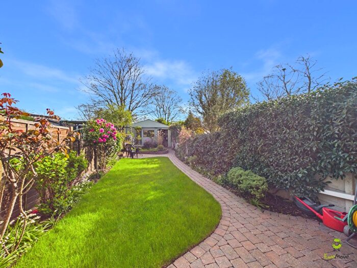3 Bedroom Terraced House For Sale In Leckwith Avenue, Bexleyheath, Kent, DA7