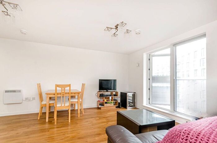 2 Bedroom Flat To Rent In Guildford Road, Woking, GU22