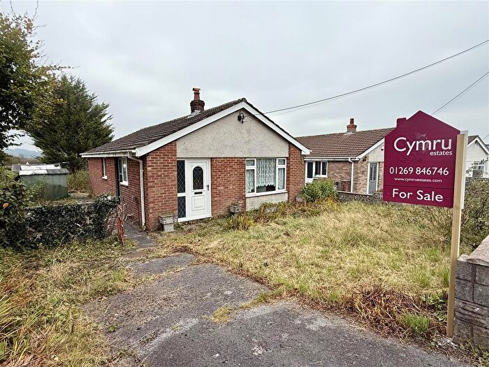 2 Bedroom Detached Bungalow For Sale In Grove Hill Park, Gorslas, Llanelli, SA14