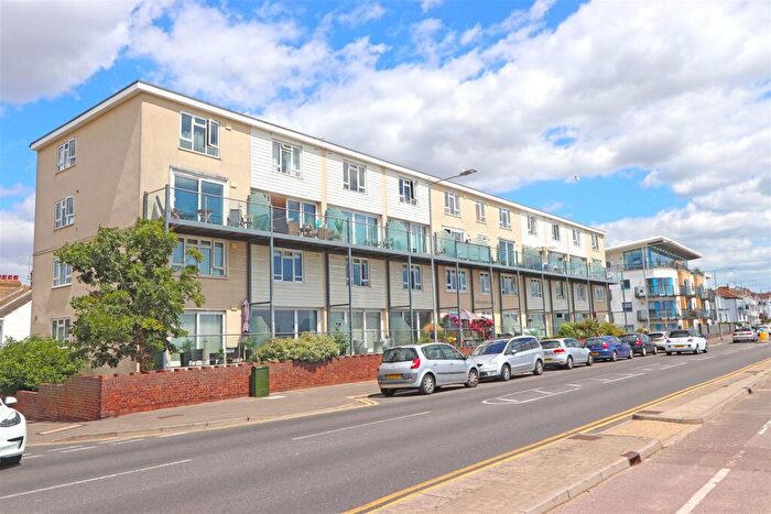 2 Bedroom Flat To Rent In Eastern Esplanade, Southend On Sea, SS1