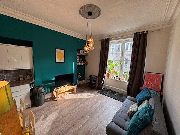 1 Bedroom Flat To Rent In Wallfield Crescent, Rosemount, Aberdeen, AB25