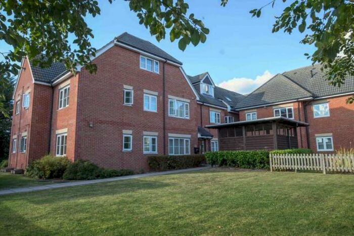 2 Bedroom Apartment To Rent In - Reading Road, Winnersh, RG41