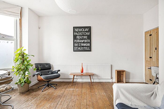 1 Bedroom Flat To Rent In St. Julians Farm Road, London, SE27