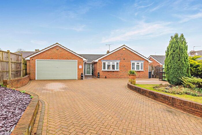 4 Bedroom Detached Bungalow For Sale In Old Lain, Harrietsham, Maidstone, ME17