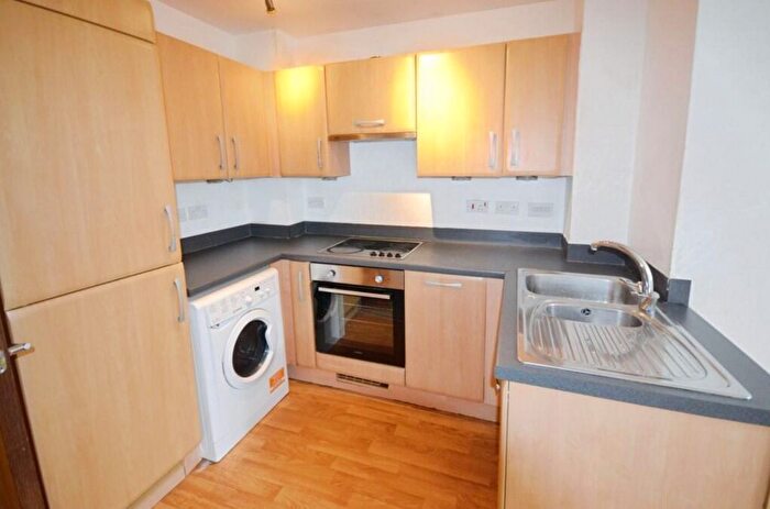 2 Bedroom Flat To Rent In Lauriston Road, London, SW19