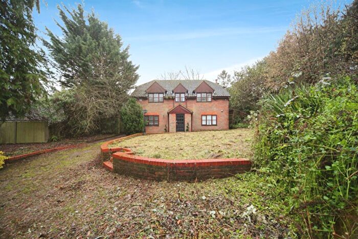 5 Bedroom Detached House For Sale In Little Green Lane, Caddington, Luton, LU1