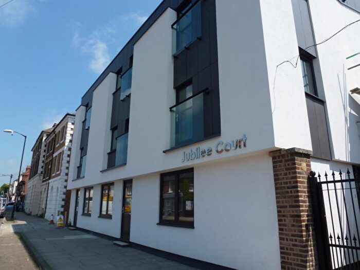 1 Bedroom Flat To Rent In Jubilee Court, Wincheap, Canterbury, Kent, CT1