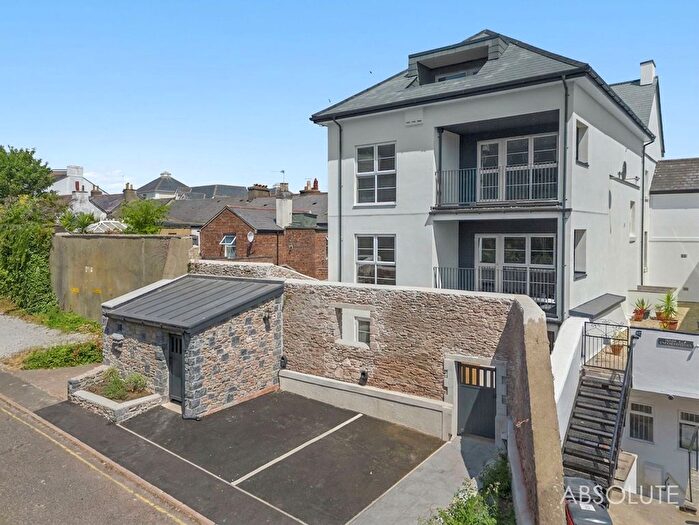 1 Bedroom Flat For Sale In Fore Street, St. Marychurch, TQ1