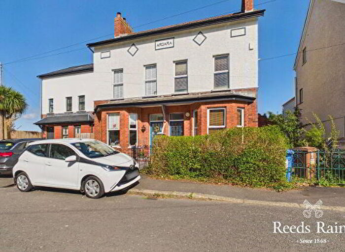 4 Bedroom Semi-Detached House For Sale In Earlswood Road, Belfast, BT4
