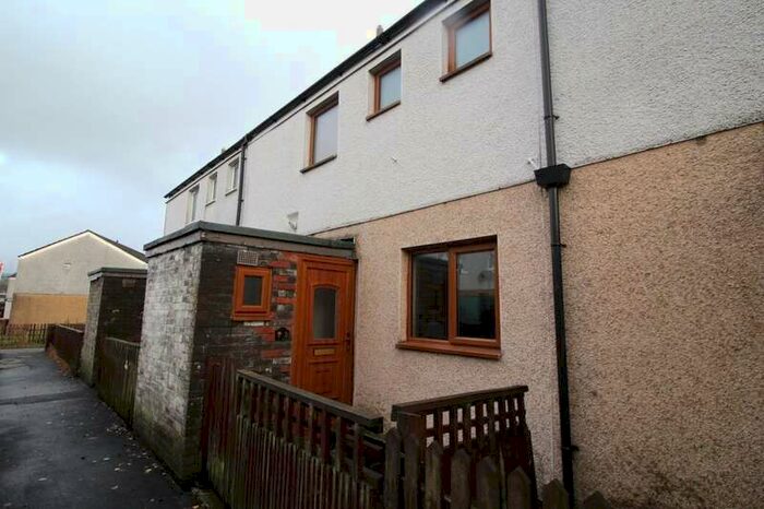 3 Bedroom Terraced House To Rent In Rowarth Avenue, Glossop, SK13