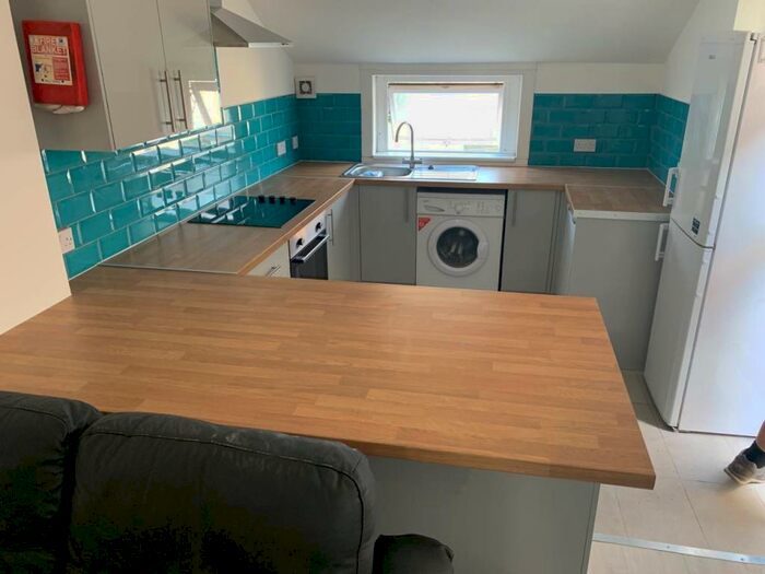 4 Bedroom House To Rent In Tewkesbury Place, Cathays, Cardiff, CF24