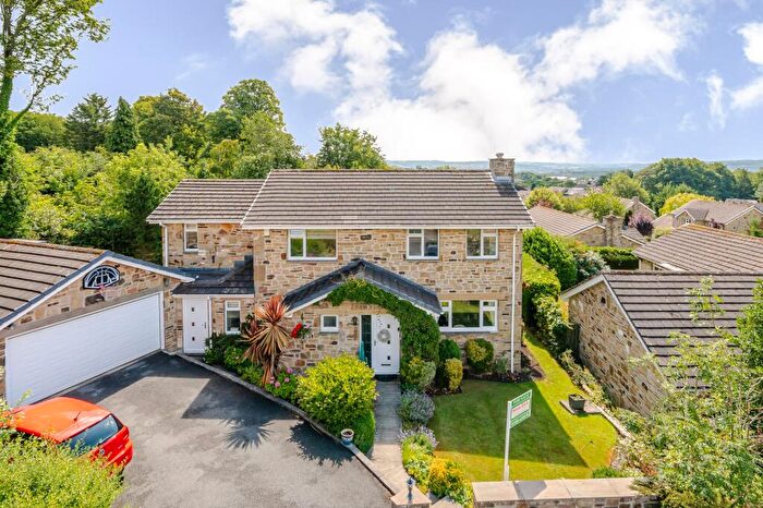 4 Bedroom Detached House For Sale In The Ghyll, Huddersfield, HD2