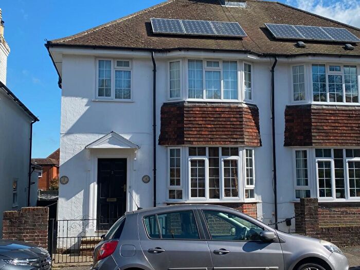 1 Bedroom Flat To Rent In Down Road, Guildford, Surrey, GU1