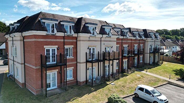 2 Bedroom Flat To Rent In Navarre Court, Primrose Hill, Kings Langley, Hertfordshire, WD4
