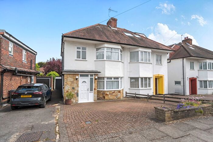 4 Bedroom Semi-Detached House For Sale In Ranelagh Drive, Edgware, HA8