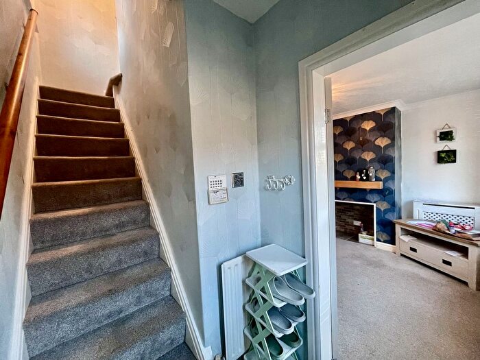 2 Bedroom End Of Terrace House To Rent In Clough Road, Manchester, M43