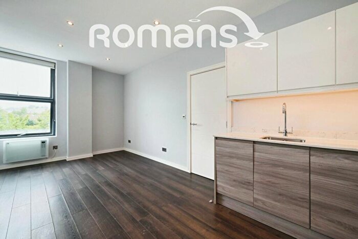 2 Bedroom Apartment To Rent In Brants Bridge, RG12