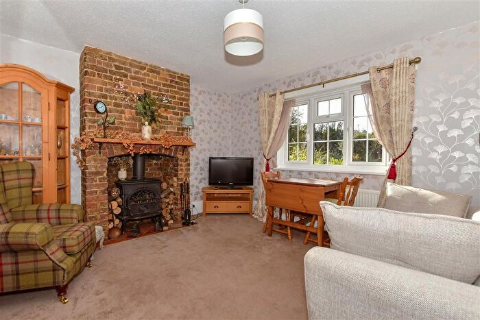 2 Bedroom End Of Terrace House For Sale In Lower Road, East Farleigh, Maidstone, Kent, ME15