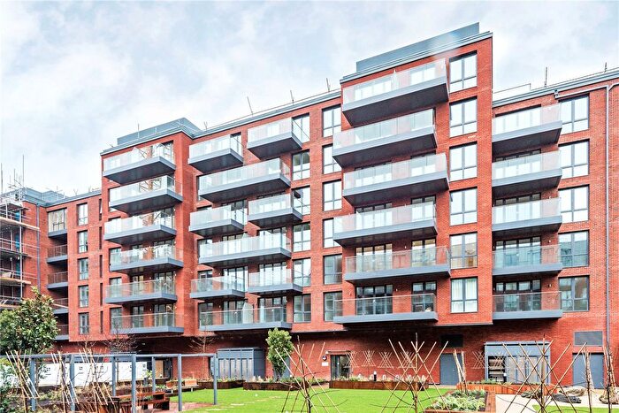 1 Bedroom Flat To Rent In Gaumont Place, London, SW2