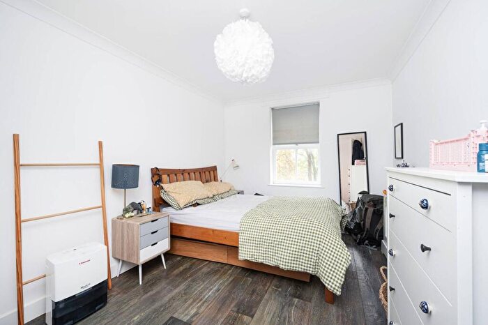 1 Bedroom Flat For Sale In Cadogan Terrace, Victoria Park, London, E9