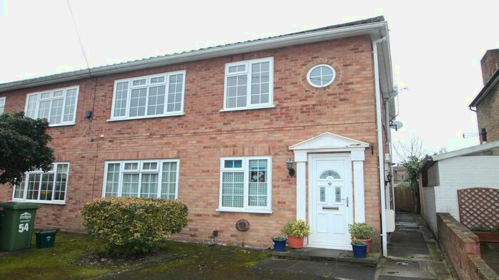 2 Bedroom Maisonette To Rent In Sidney Road, Staines, TW18