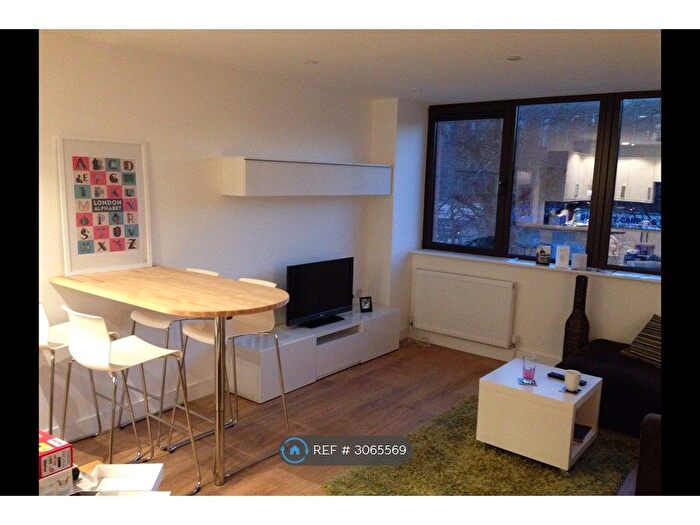 1 Bedroom Flat To Rent In Streatham High Road, London, SW16