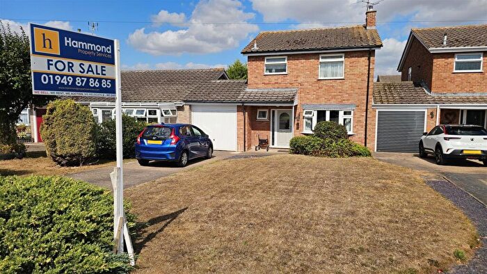 3 Bedroom Detached House For Sale In Sycamore Close, Bingham, NG13