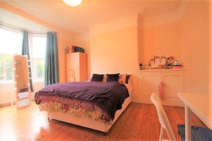2 Bedroom Flat To Rent In Two Bed Student Flat, Simonside Terrace, Heaton, NE6
