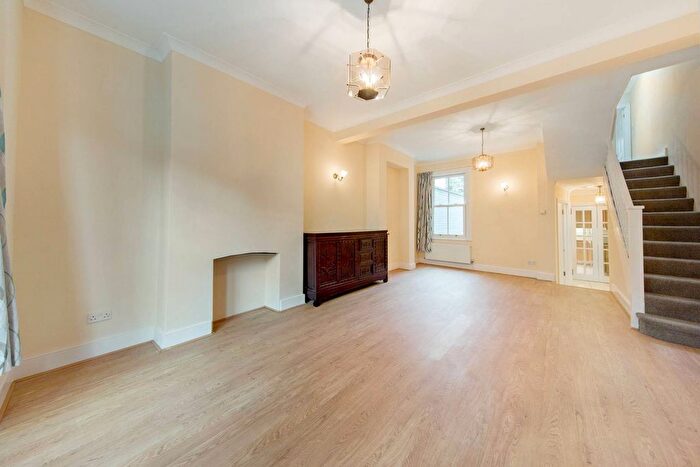 3 Bedroom Terraced House To Rent In Weiss Road, West Putney, London, SW15