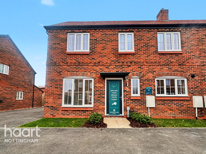 3 Bedroom Semi-Detached House For Sale In Harvest Grove, Fairham, Nottingham, NG11