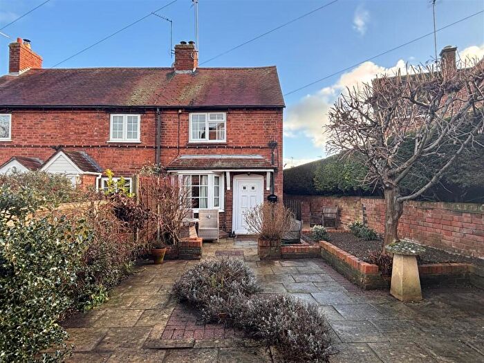 2 Bedroom Semi Detached House To Rent In Chapel Street, Wellesbourne, CV35