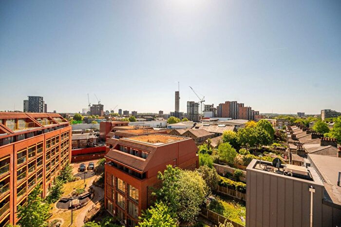 2 Bedroom Flat To Rent In Glengall Road, Peckham, London, SE15
