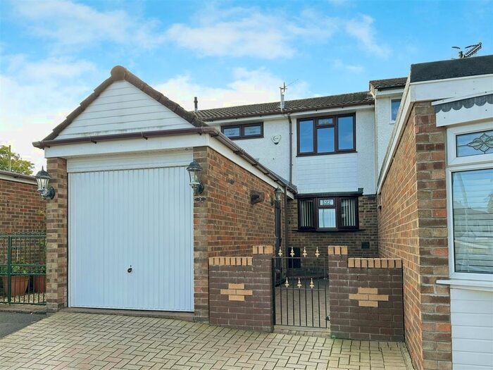 3 Bedroom Property To Rent In Meadowside Drive, Whitchurch, Bristol, BS14