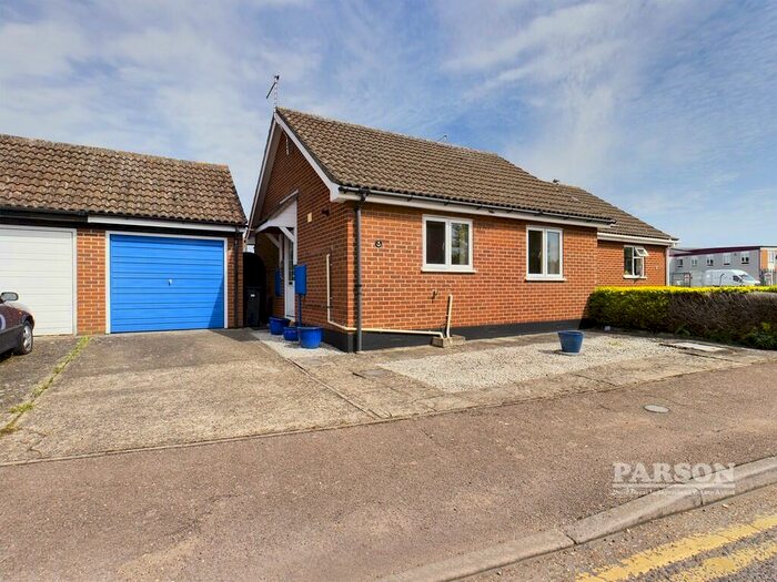 1 Bedroom Semi-Detached Bungalow To Rent In Pursehouse Way, Diss, Norfolk, IP22
