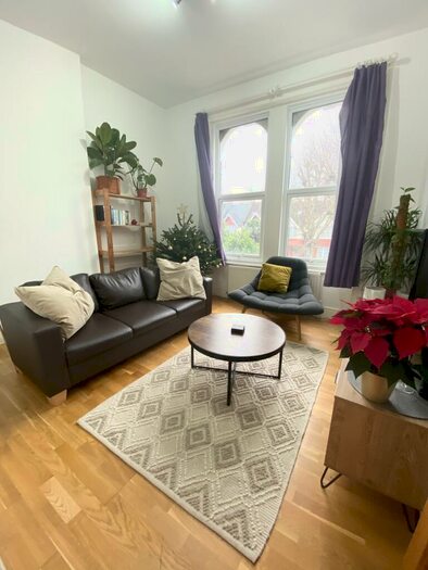 3 Bedroom Flat To Rent In Rookwood Road, Flat, Stamford Hill, N16